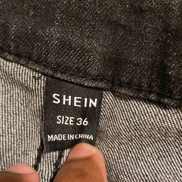 Men Ripped Jeans - Picture 3 of 3